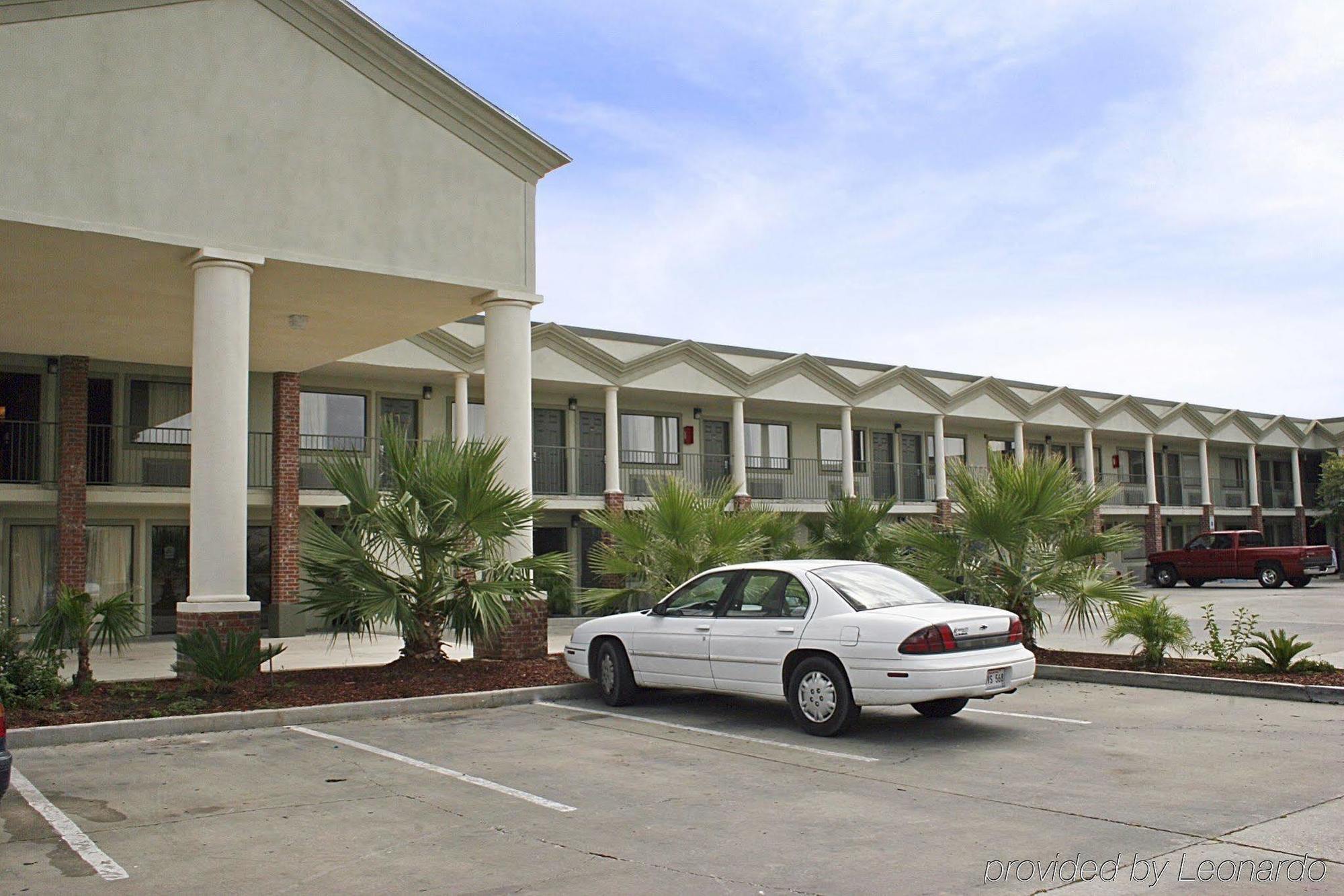 ซูเปอร์ 8 บาย วินด์แฮม โบรซ์บริดจ์ Motel Breaux Bridge ภายนอก รูปภาพ
